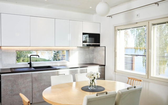 Cozy apartment with beautiful river views