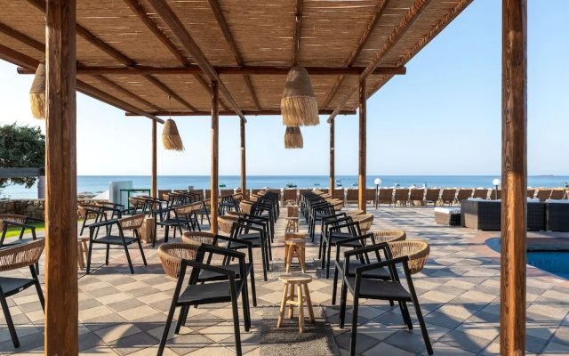 Costa Lindia Beach Resort