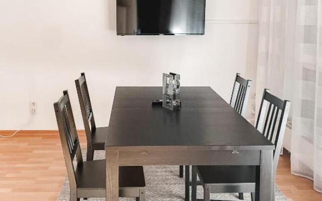 Schöne Wohnung, eigene Terrasse, privater Parkplatz, Wi-Fi, Waschmaschine, 3P