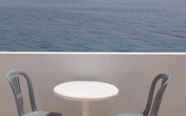 Paralia Rooms