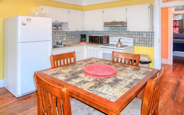 Pass A Grille Beach Escape (107-8)