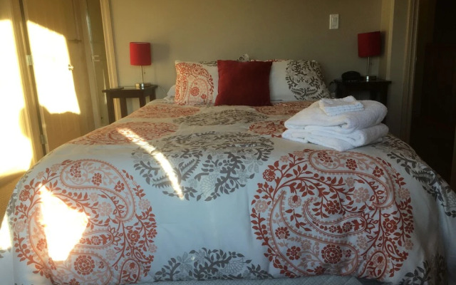 Radium Vacation Rental 3 Bedroom Townhome with Views