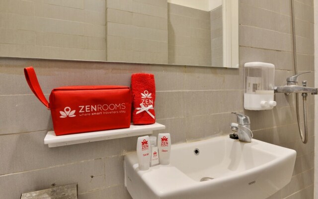 ZEN Rooms Near Mall Buaran