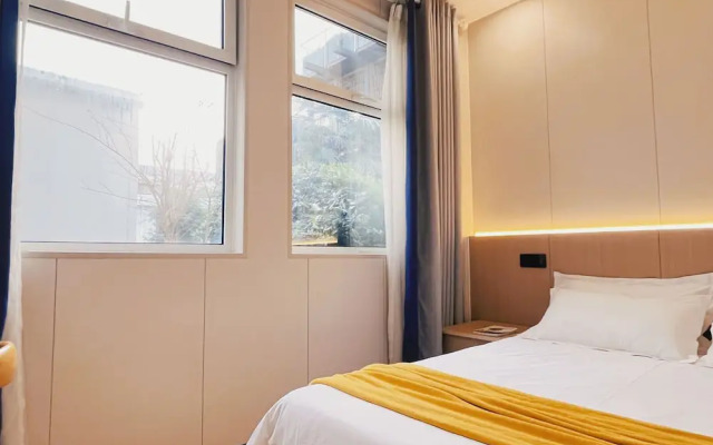 Luoyang Yijia International Youth Hostel