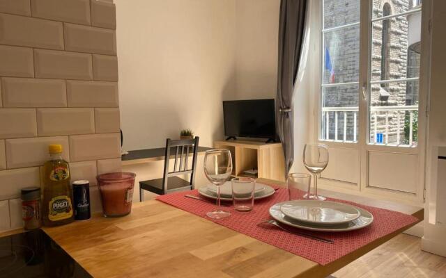 Place de Metz, Hyper-centre Grenoble, Studio 25 m2