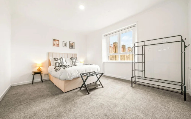 Cosy and Bright 3-Bedroom Flat