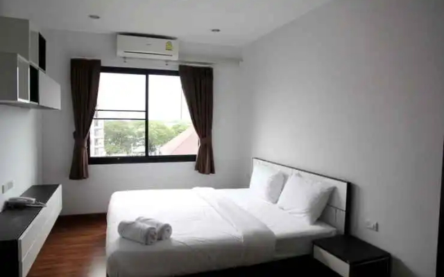 OYO 338 V-Twin Donjan Service Apartment