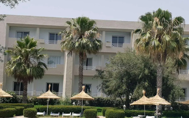 Azur Plaza