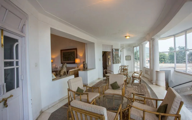 Shikarbadi Hotel