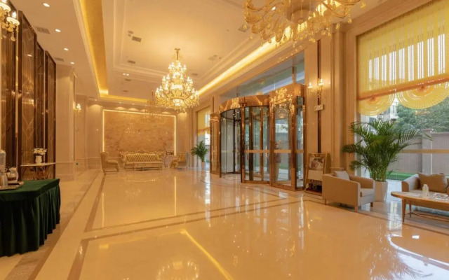 Vienna International Hotel (Wuhan Yangsi Port Yangtze River Bridge)