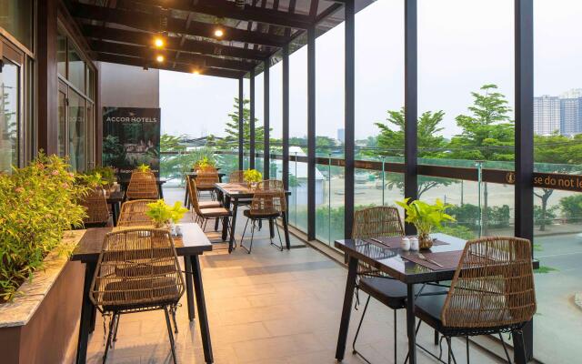 ibis Saigon South