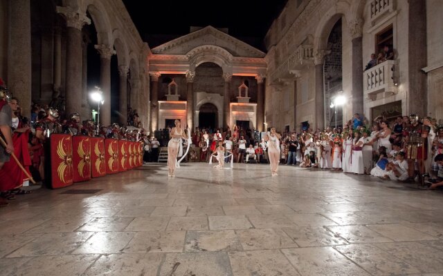 Luxury room inside of Diocletian palace