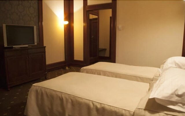 Select Hotel