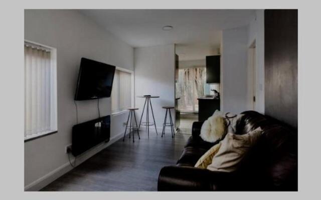 treetops flat3 Hall Green B28