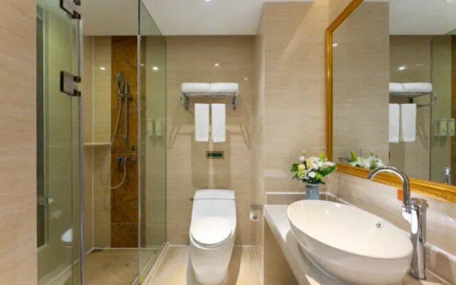 Vienna Hotel (Wuhan Guobo Jiangang subway station store)