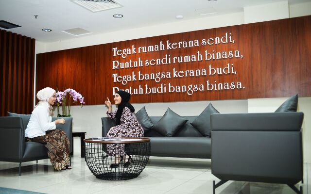 TF Riverside Hotel