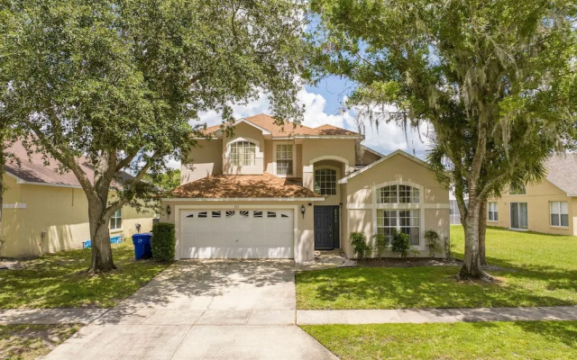 Amazing 6 Bedrooms With Pool