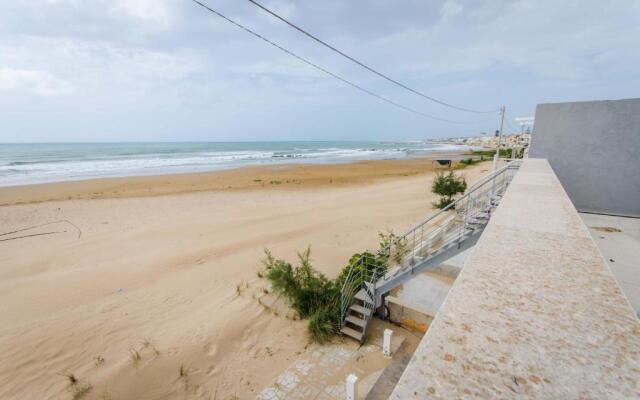 Arisa -Terrazza Privata 60 MQ sulla Spiaggia