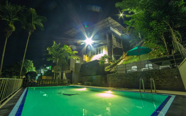 Range Hotel Kandy