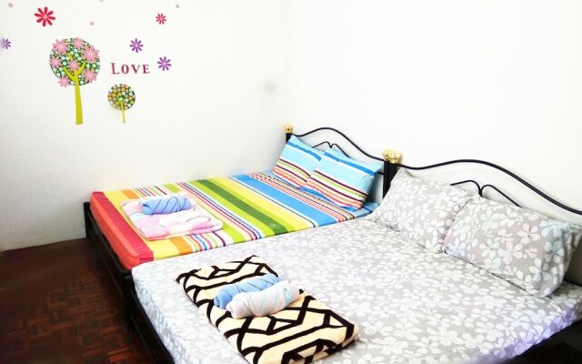 H Homestay - Semi D 1000Mbps (1Gbps) Wifi, Astro & Private Parking