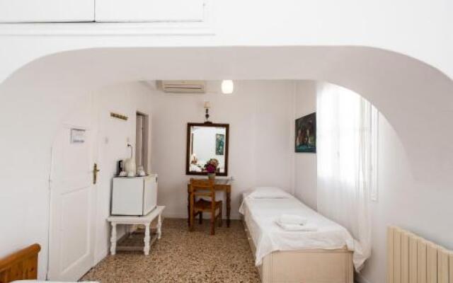 Hotel Delphines