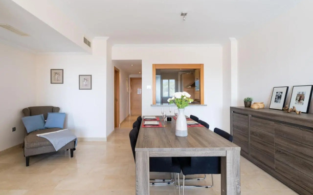 Apartment in Estepona with sea view