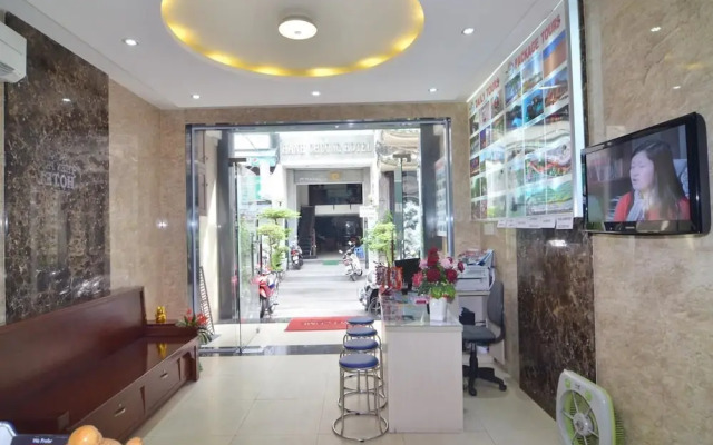 RedDoorz Plus @ Pham Ngu Lao 2