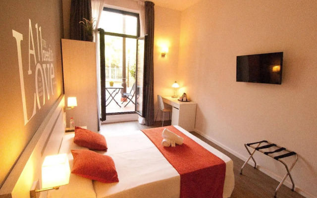 Hostal Live Barcelona
