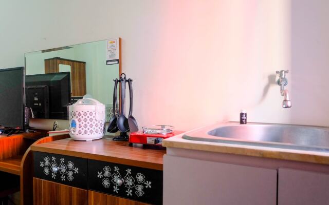 Simply Studio Apartment at Green Pramuka City