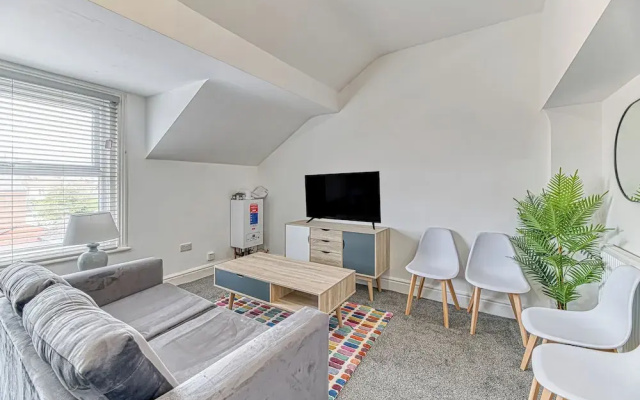 Double Bed Apts Fairhaven View by Guestz