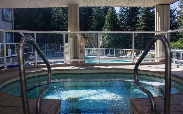 Wildwood Lodge by Peak to Green Accommodations