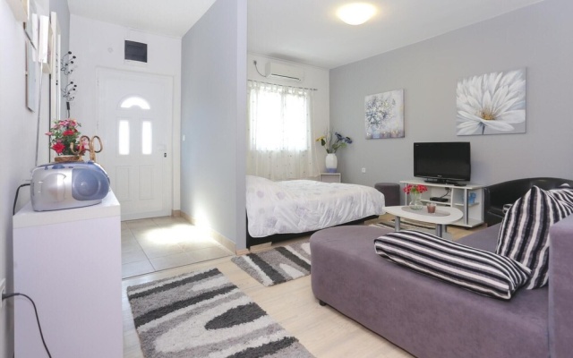 Stunning Home in Podstrana With Wifi and 1 Bedrooms