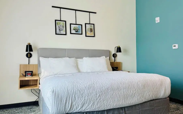 Sleep Inn & Suites
