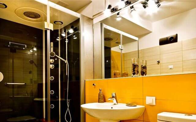 Corvin Lux Aparthotel
