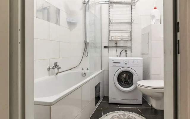 Charming 2BR Apt in Prime Location