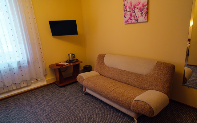 Kiya Hotel