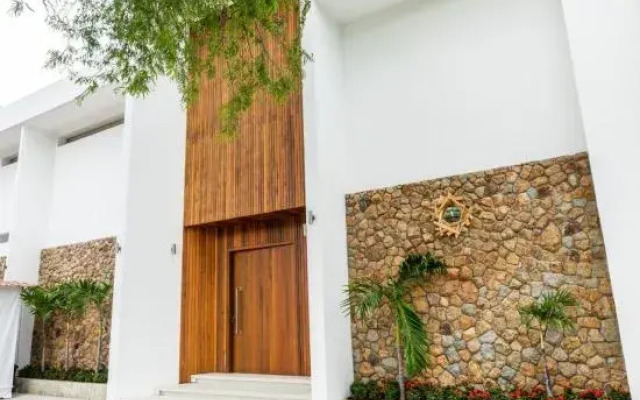 5House:A luxury beachfront villa on Samui
