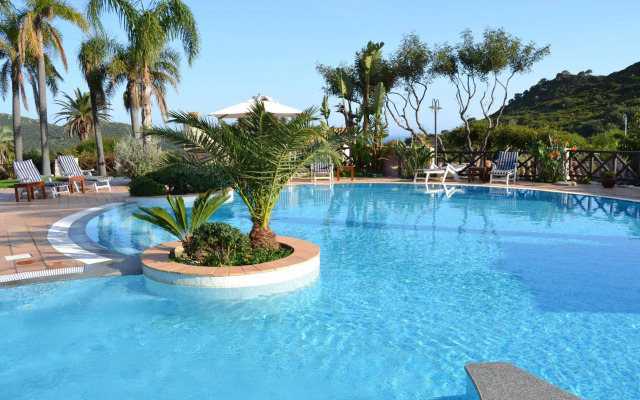 Cruccuris Resort Adults Only