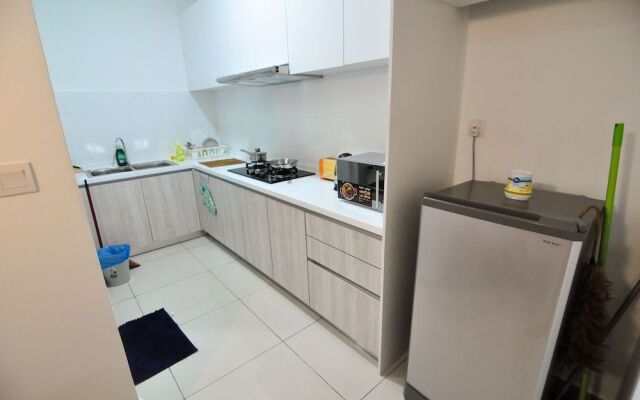 Kenwingston Square Garden by IdealHub