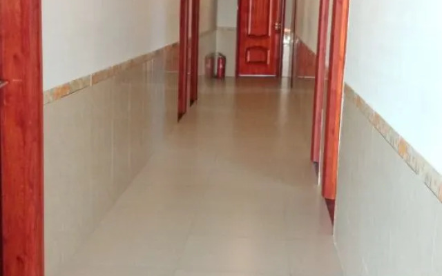 Lushan Farmyard Hotel