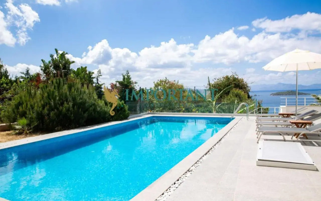 BD4123 Five Bedroomed Villa with Pool and Sea View