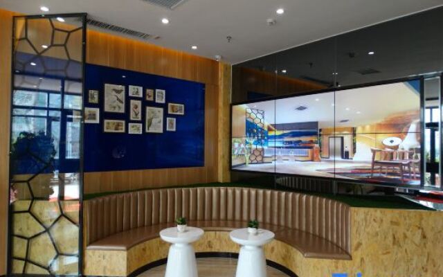 Wonderland Hotel