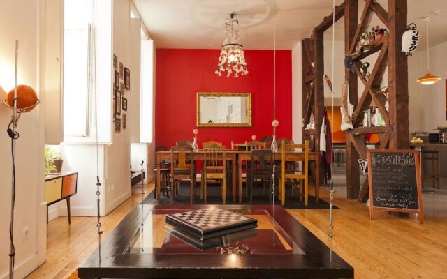 Living Lounge Hostel