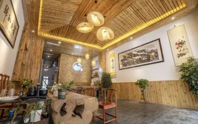 Zhenyuan Xurun Shanju River View Homestay (Zhenjiangge)