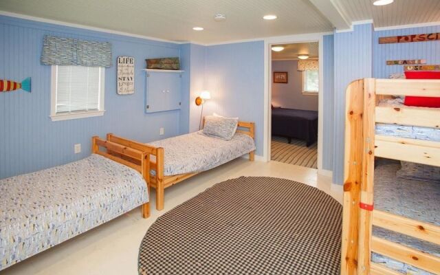 Summers Inn by RedAwning