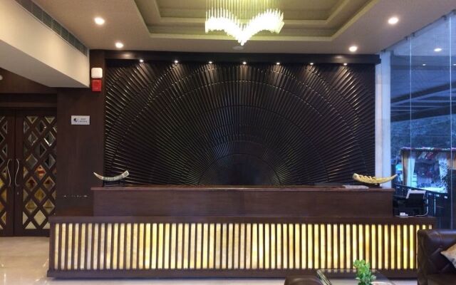 DNG The Grand Hotel