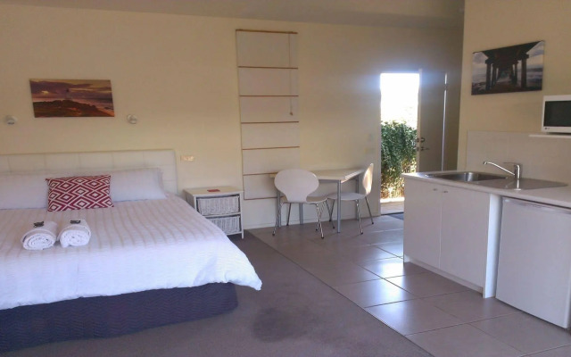 Springtide Studio Apartments