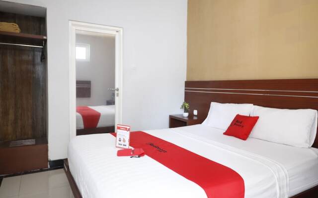 RedDoorz Plus @ Cakranegara