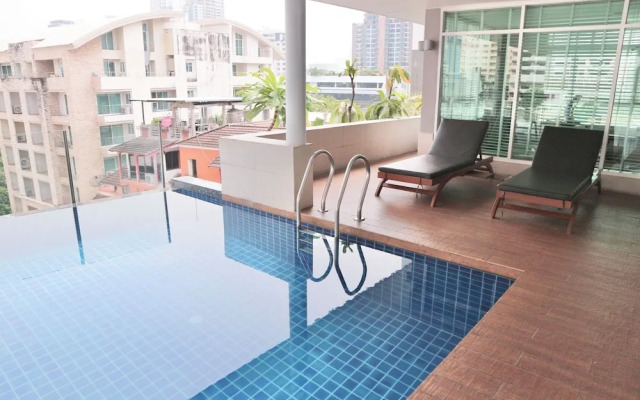 Icon Narindra Suites Hotel