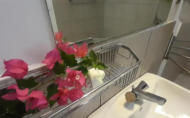 Isuru Holiday Inn